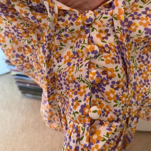 Blue Blush Ruffle Floral Crop Top - Picture 7 of 8